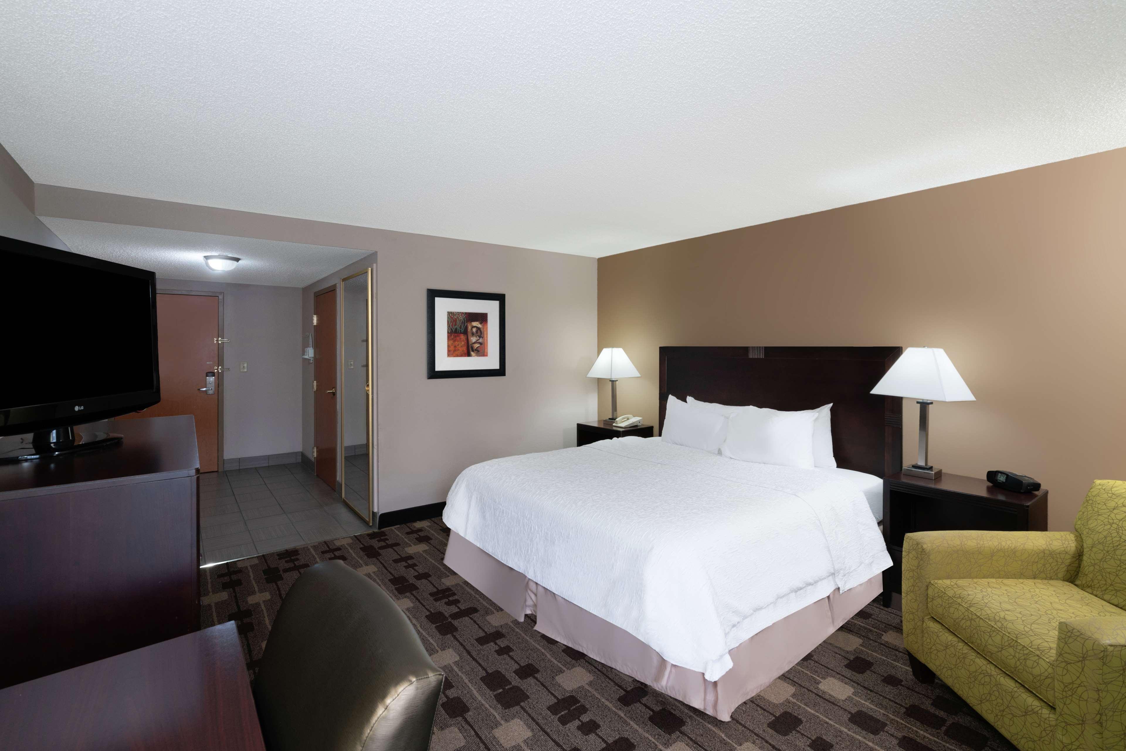 Hampton Inn Dublin Newbern Екстериор снимка